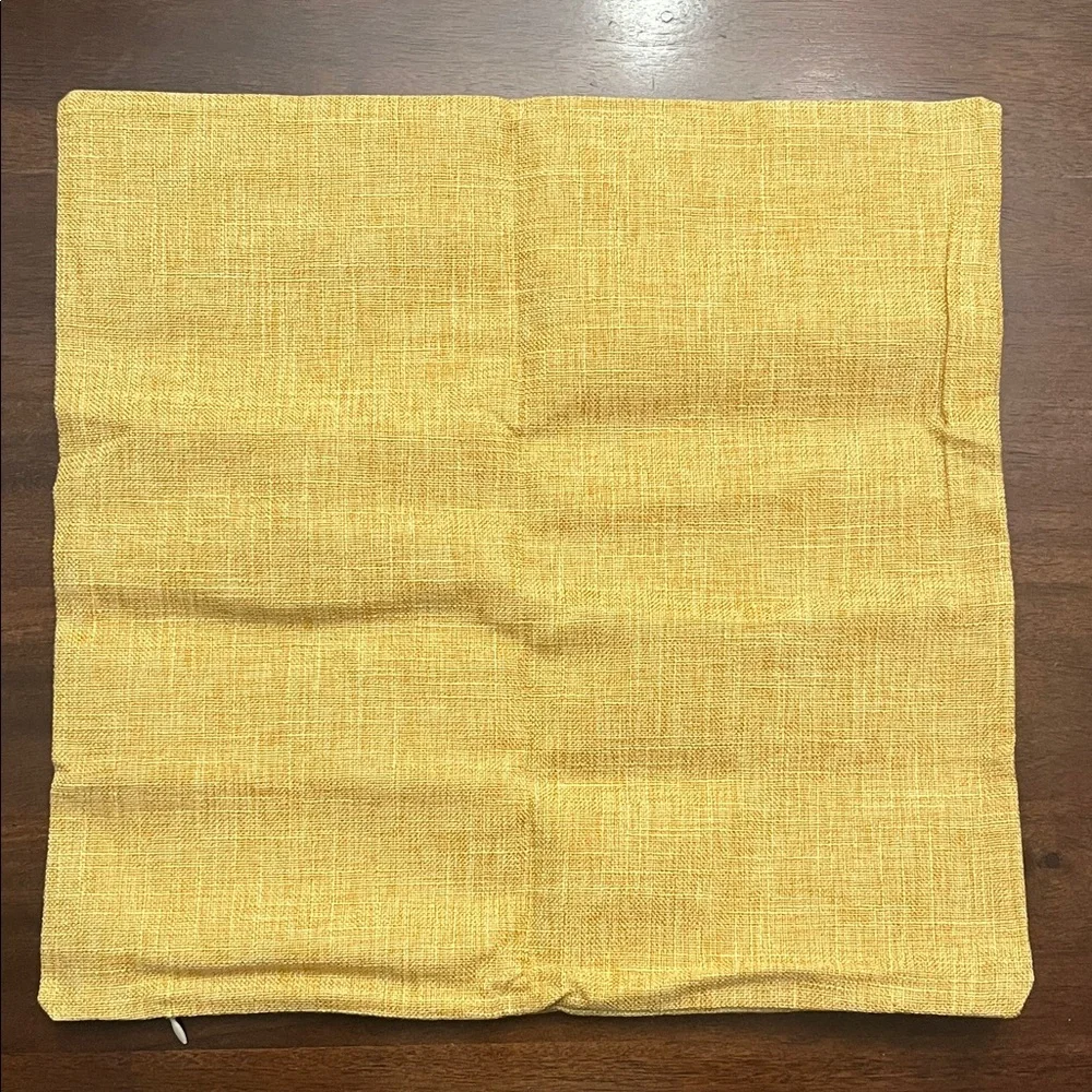 ⭐️🌴 Yellow Textured Cushion Cover - Set of 2